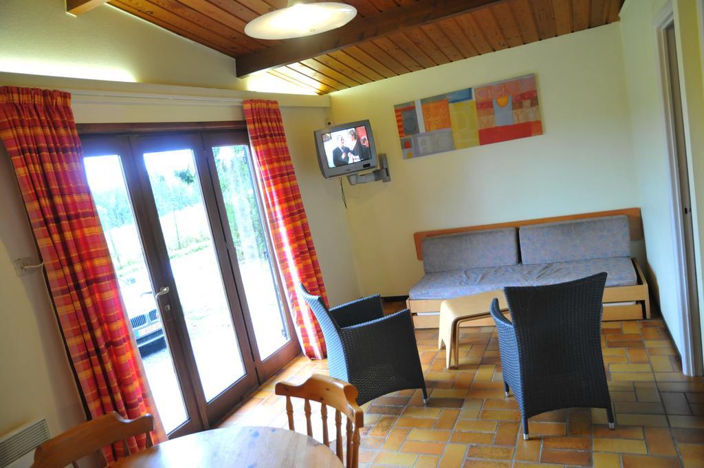 Village De Vacances De Vencimont Vonêche Szoba fotó