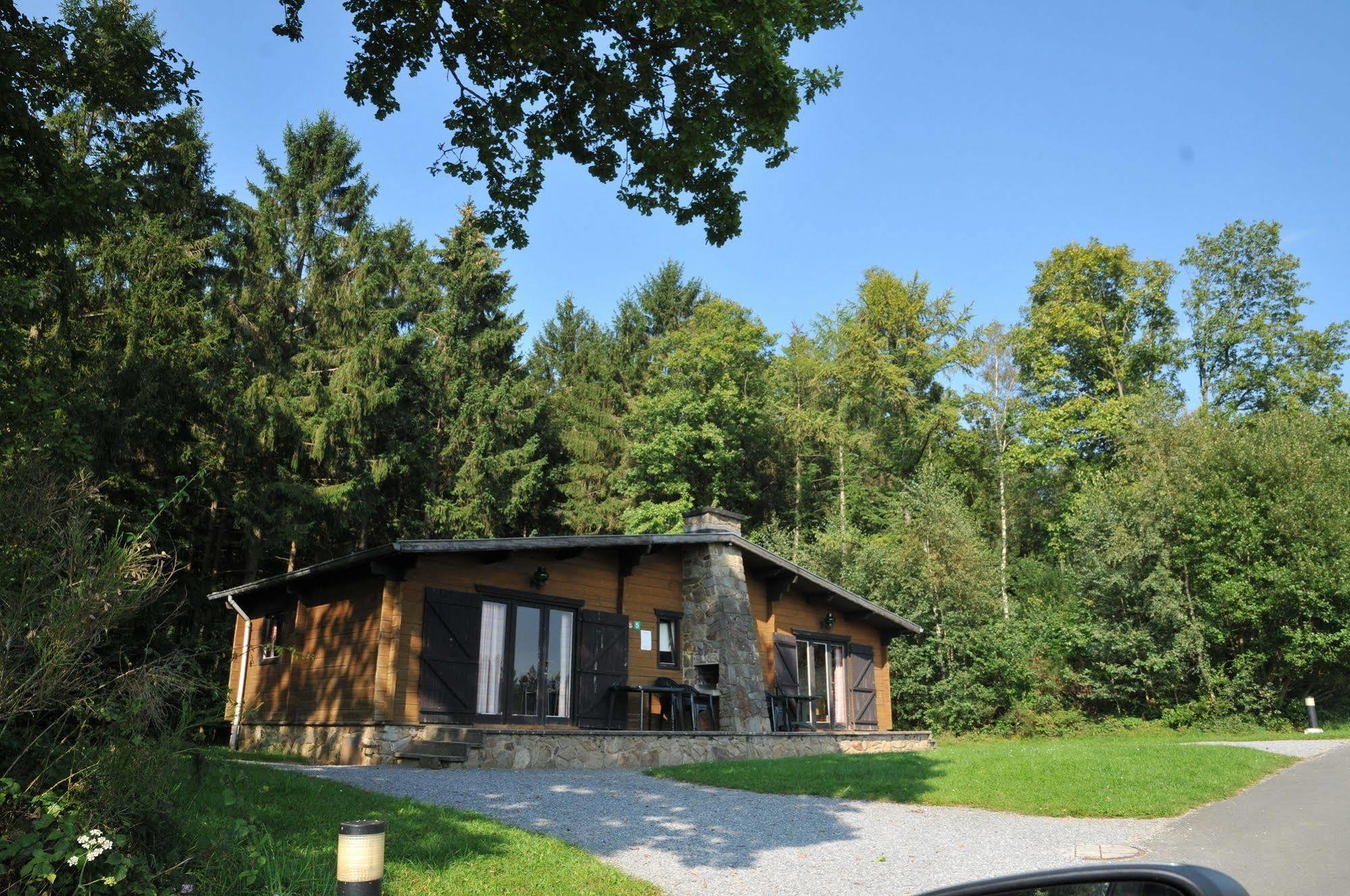 Village De Vacances De Vencimont Vonêche Kültér fotó