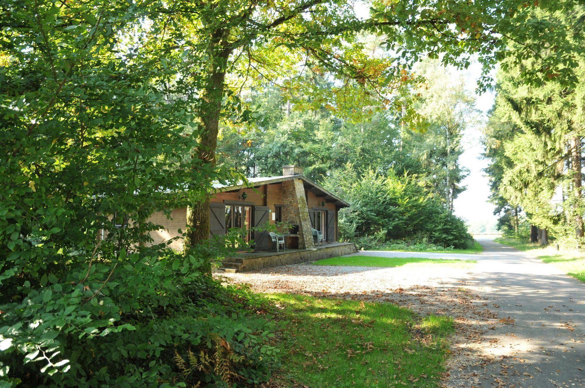 Village De Vacances De Vencimont Vonêche Kültér fotó