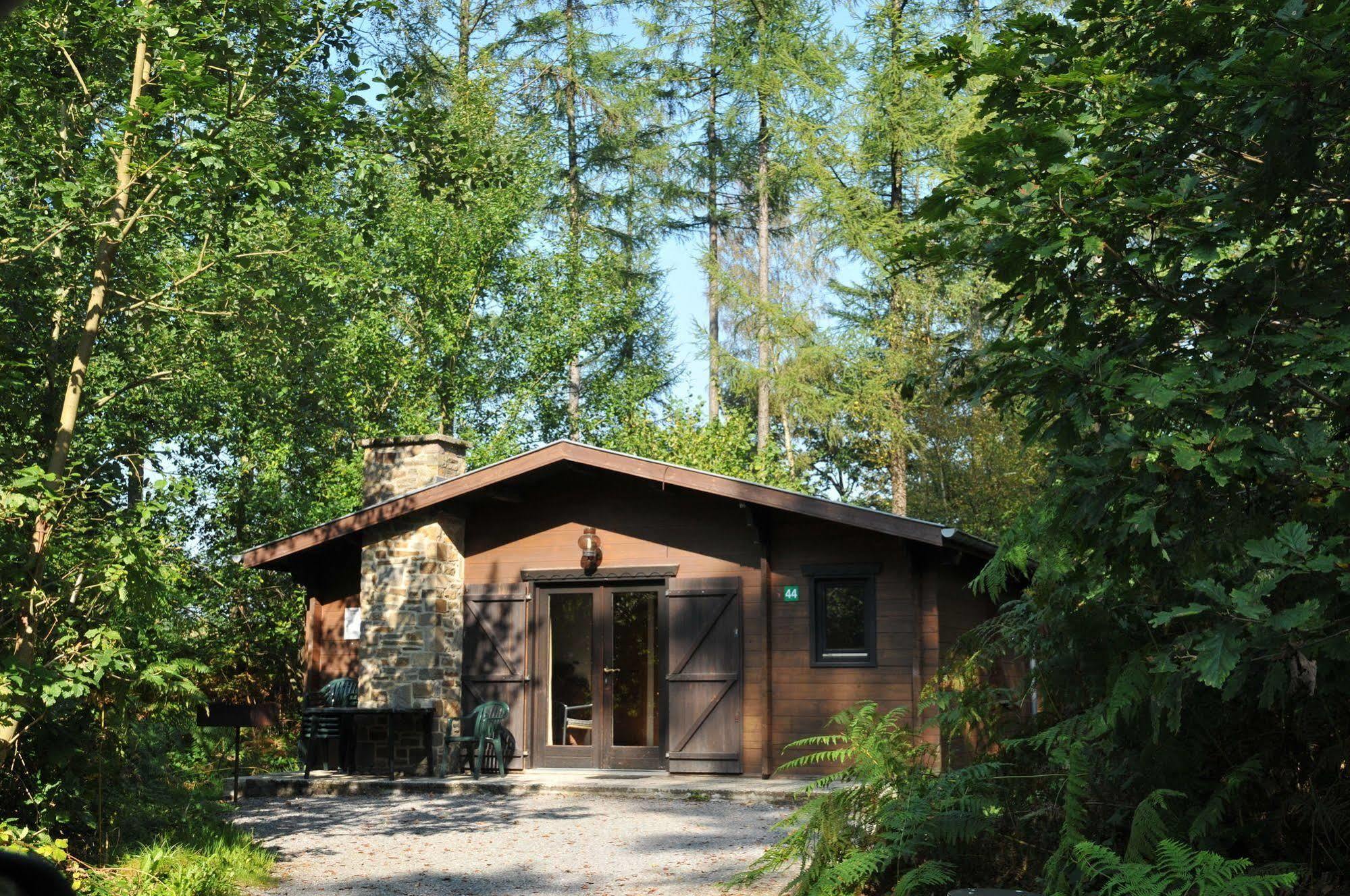 Village De Vacances De Vencimont Vonêche Kültér fotó