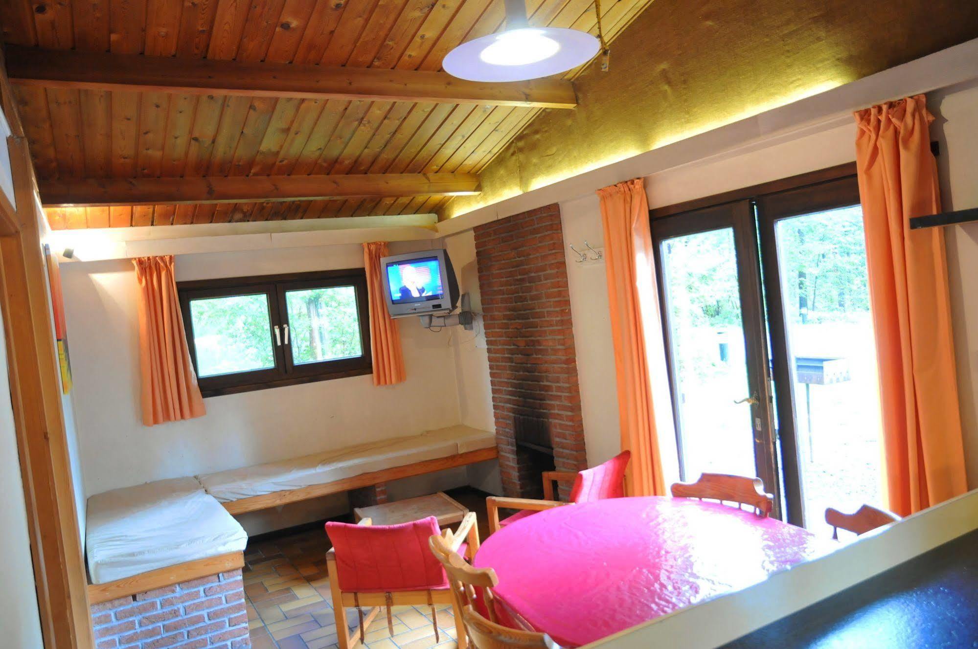 Village De Vacances De Vencimont Vonêche Kültér fotó