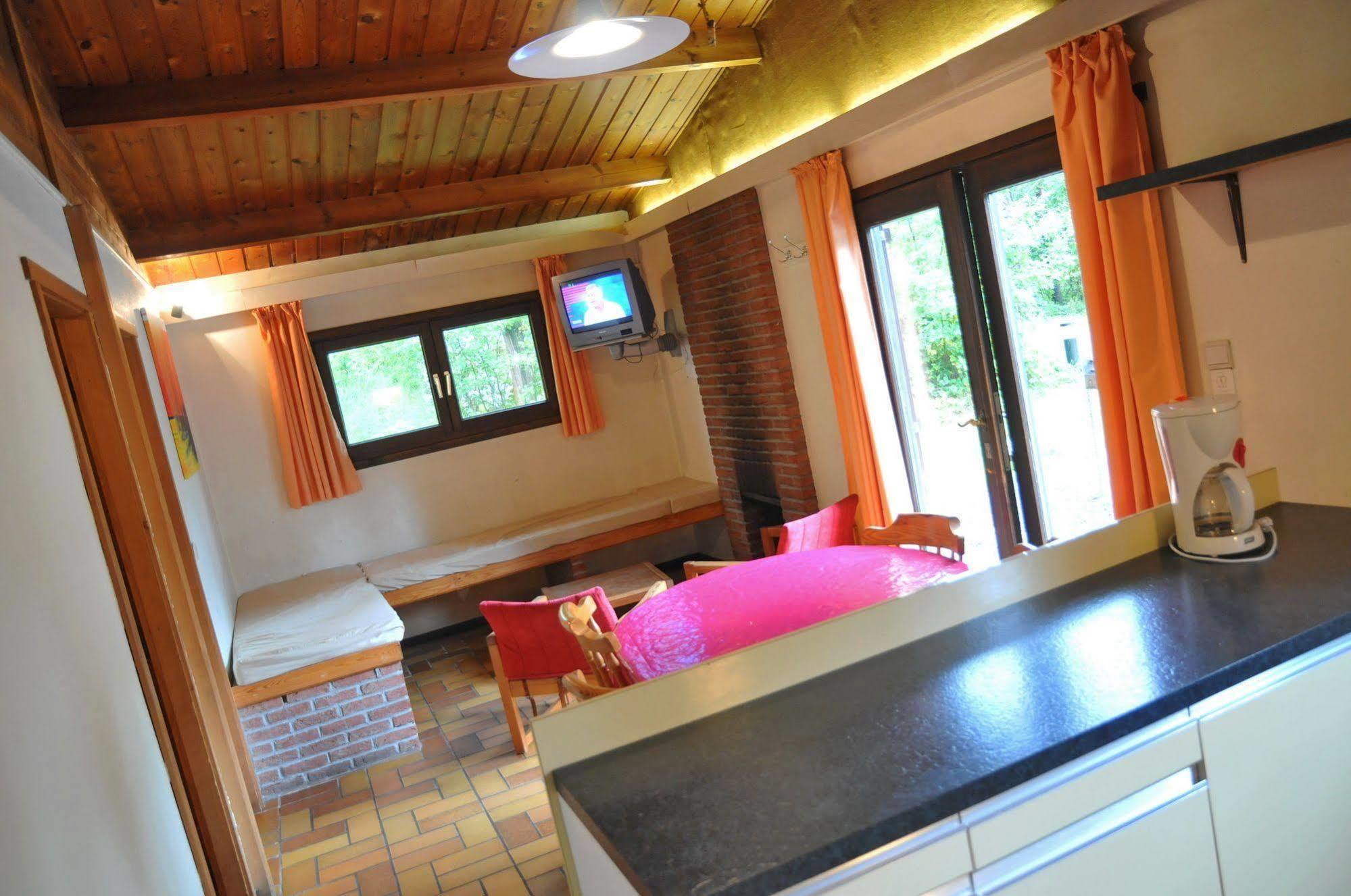 Village De Vacances De Vencimont Vonêche Kültér fotó
