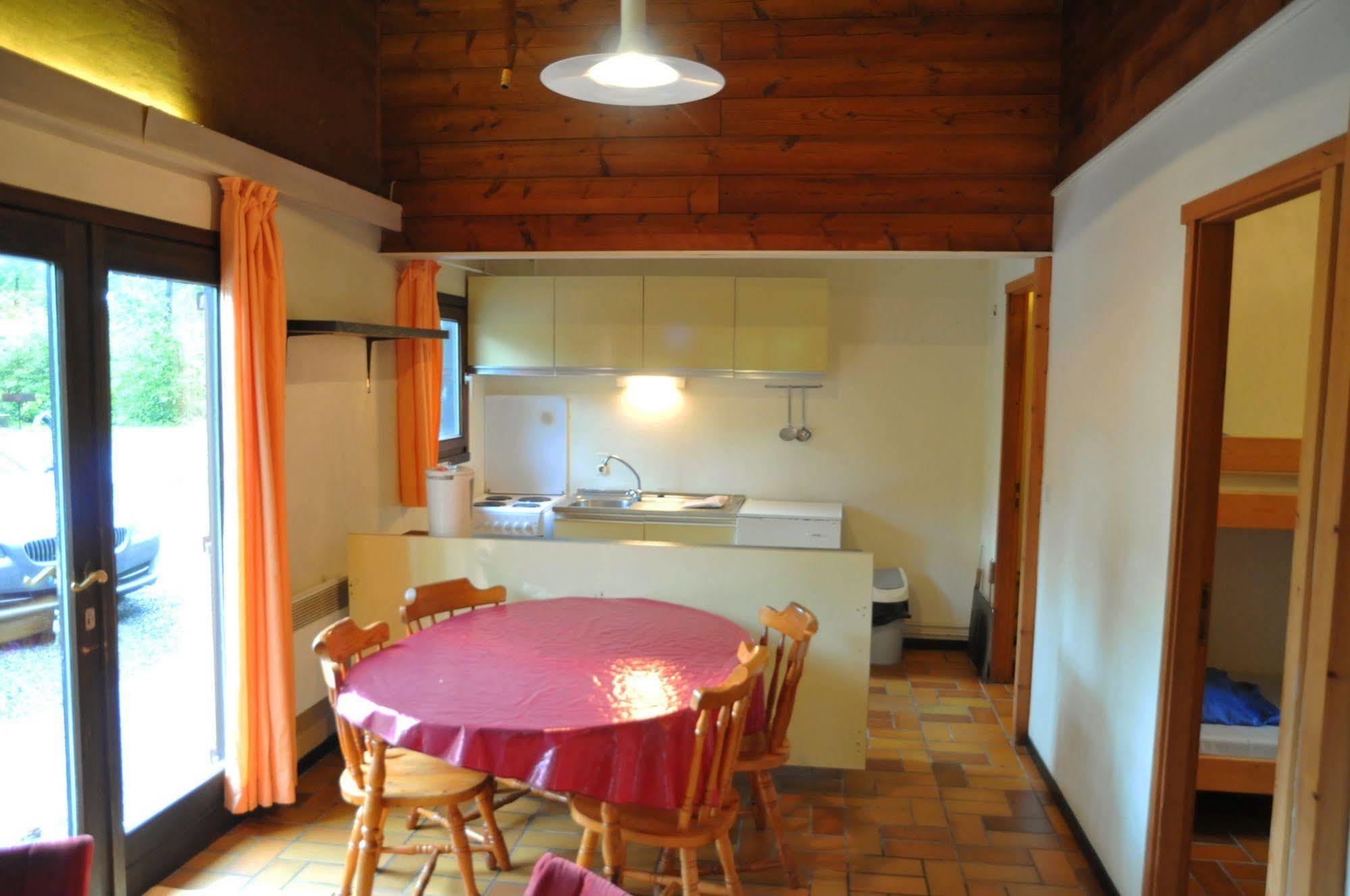 Village De Vacances De Vencimont Vonêche Kültér fotó